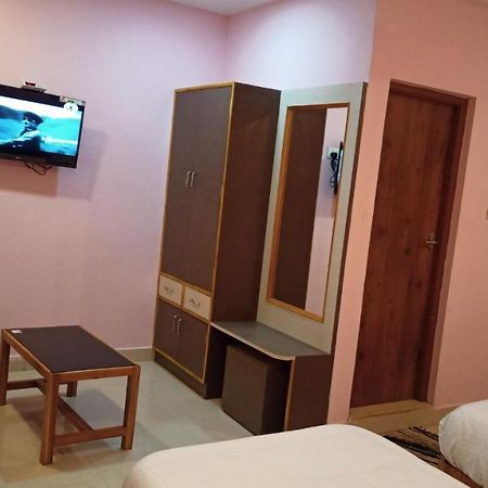 Aarthi Residency Hotel Karaikudi Kültér fotó