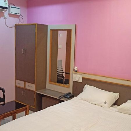 Aarthi Residency Hotel Karaikudi Kültér fotó