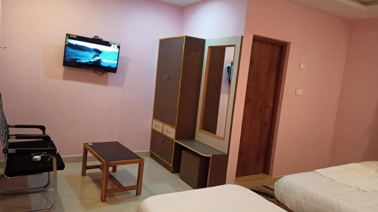 Aarthi Residency Hotel Karaikudi Kültér fotó