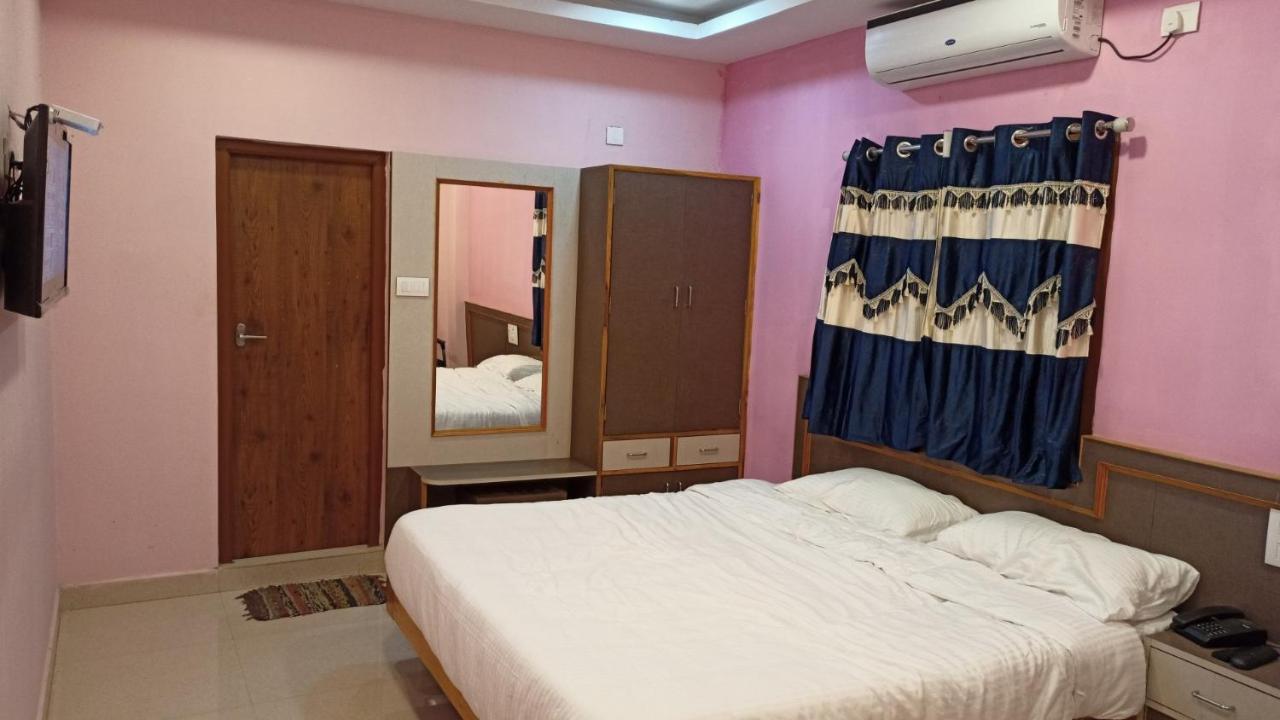 Aarthi Residency Hotel Karaikudi Kültér fotó