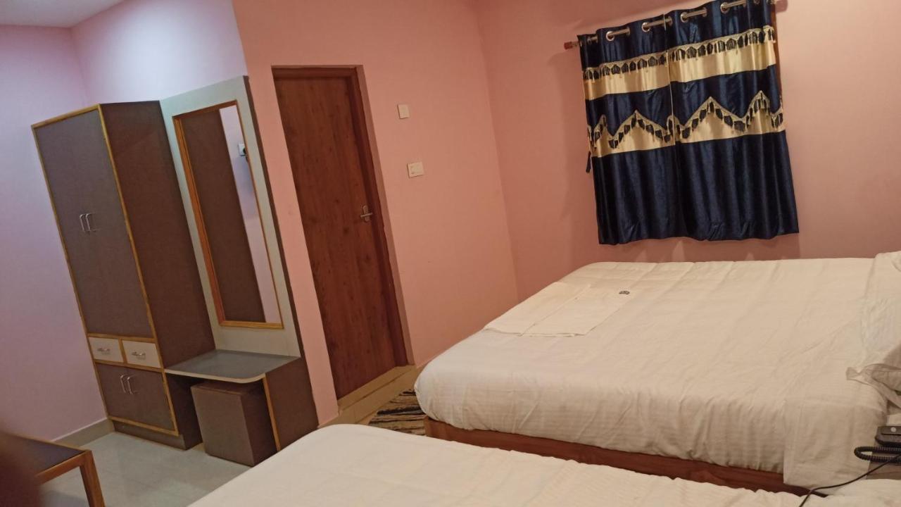 Aarthi Residency Hotel Karaikudi Kültér fotó