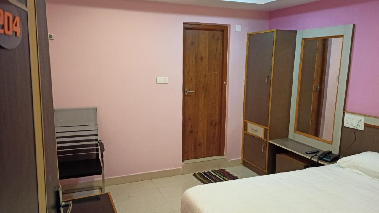 Aarthi Residency Hotel Karaikudi Kültér fotó