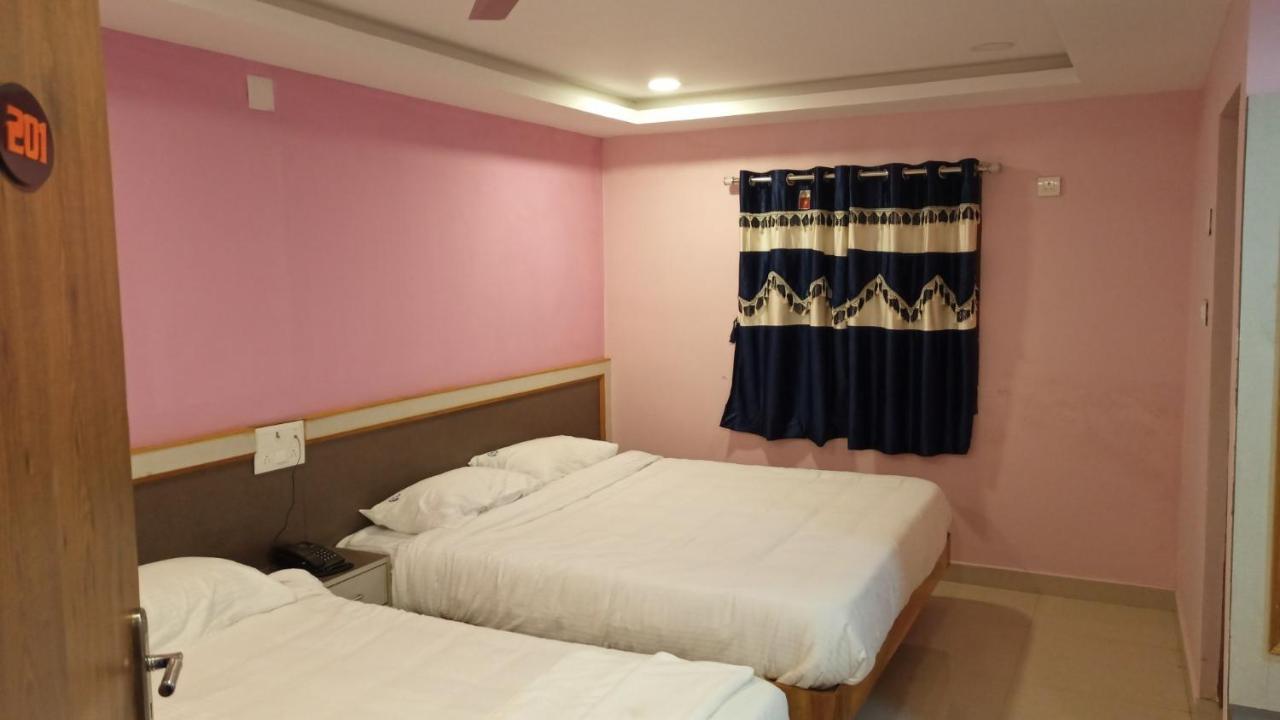 Aarthi Residency Hotel Karaikudi Kültér fotó