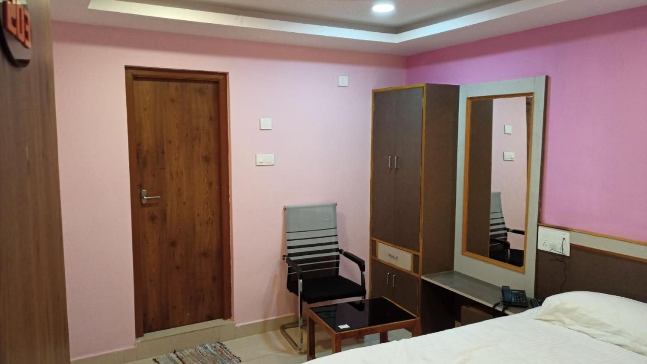 Aarthi Residency Hotel Karaikudi Kültér fotó