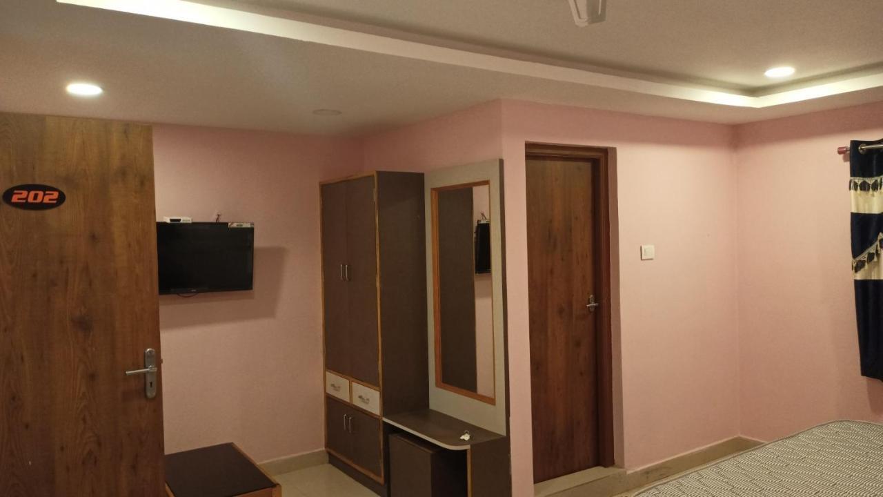 Aarthi Residency Hotel Karaikudi Kültér fotó