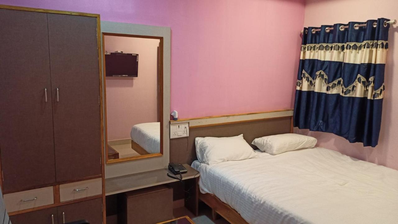 Aarthi Residency Hotel Karaikudi Kültér fotó